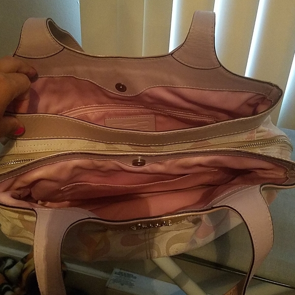 Coach shoulder bag light pink/ lavendar bag - Picture 2 of 4